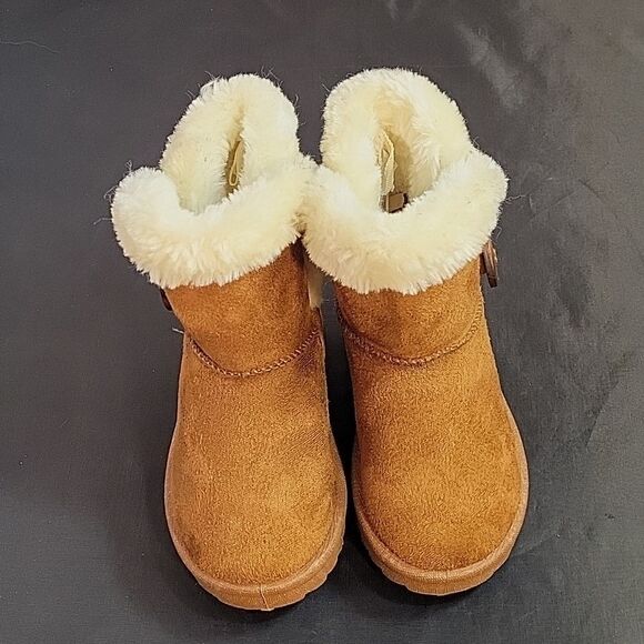 BRAND NEW KIDS KIDGETS SUEDE ANKLE BOOTIES - Picture 2 of 15